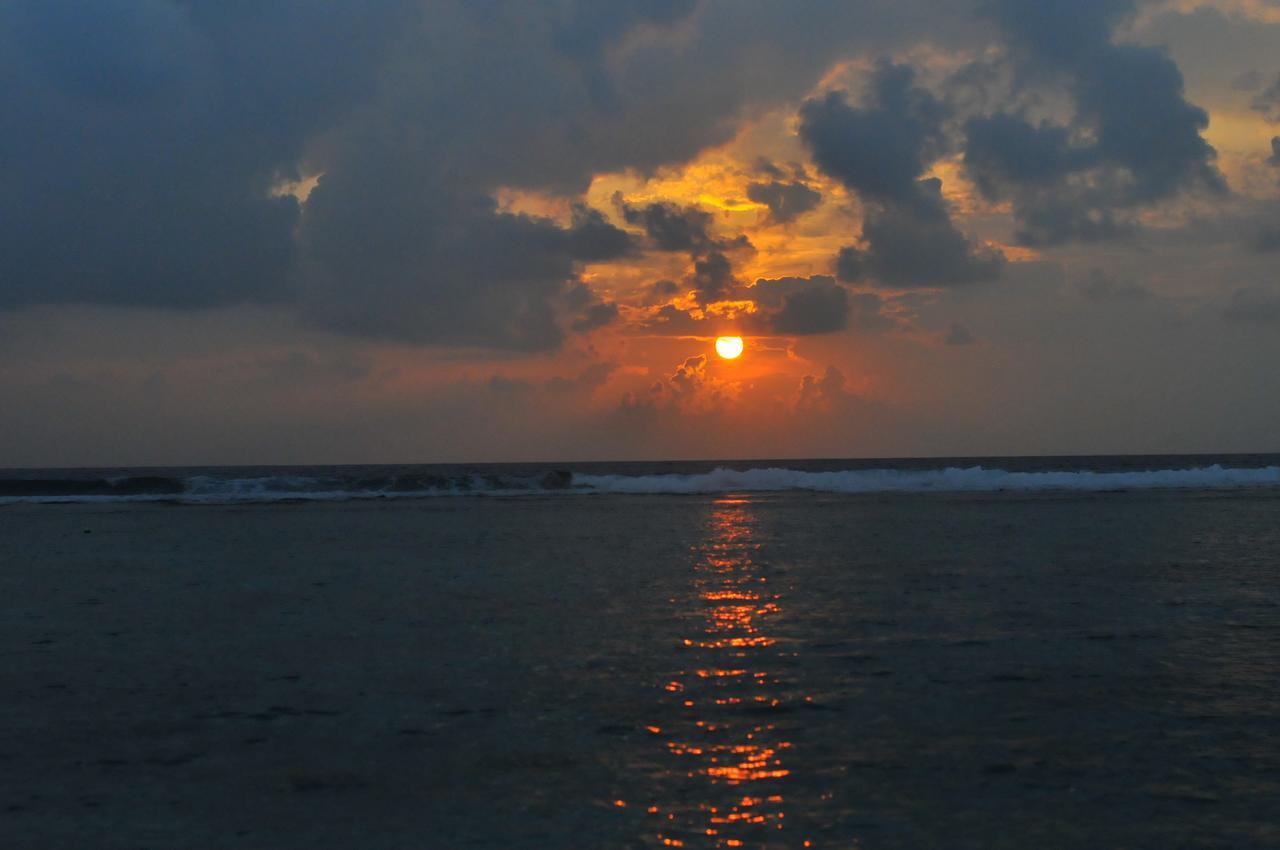 Sunny Suites Inn Hulhumale Exterior photo